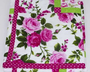 Cerise-patchwork-blanket-folded-B000104