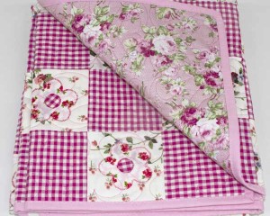 Daisy-May-patchwork-cot-quilt-flipback-Q000111