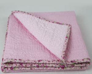 Happy-Days-Pink-cot-Quilt-flipback