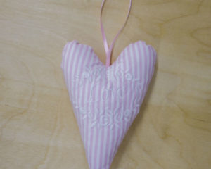 Love Heart in pink and white front