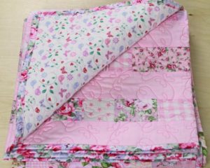 Pretty Butterfly Stripe Patchwork Quilt flipback